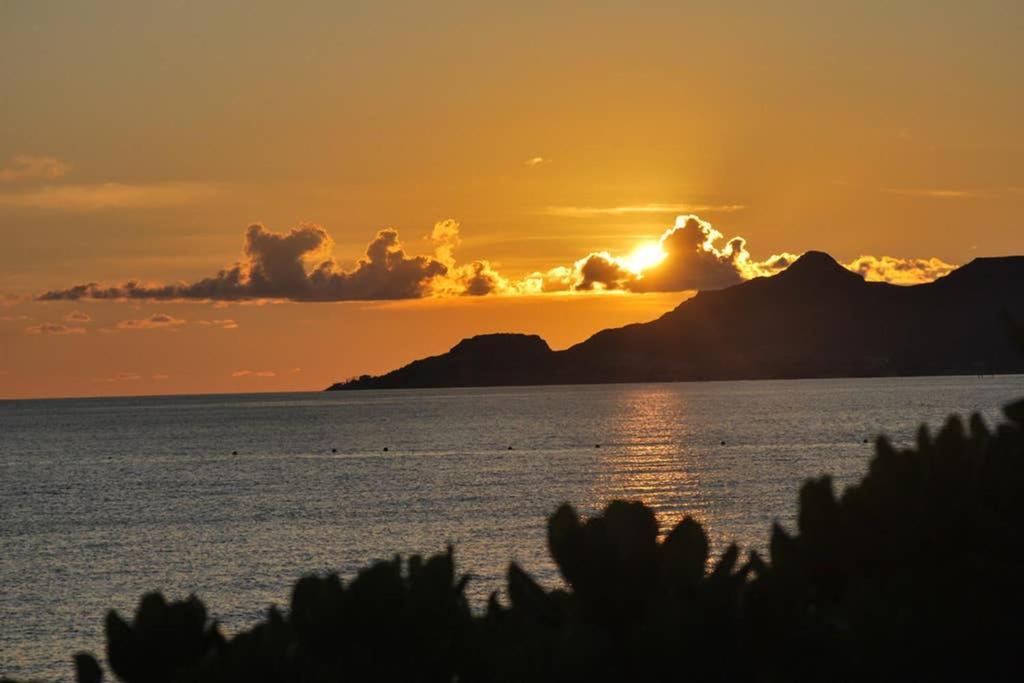 Beach Side Hotel Yamoriyanonikai Nago Kültér fotó
